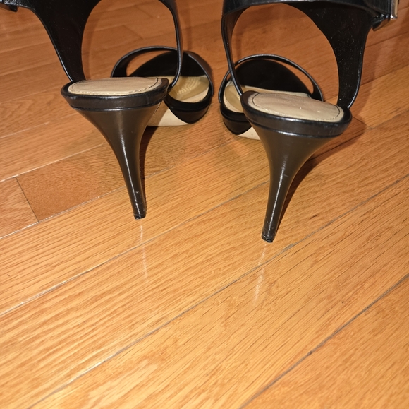 Michael Kors Heels - Picture 4 of 7